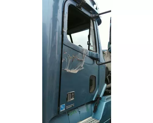 FREIGHTLINER COLUMBIA 120 DOOR ASSEMBLY, FRONT