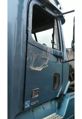 FREIGHTLINER COLUMBIA 120 DOOR ASSEMBLY, FRONT