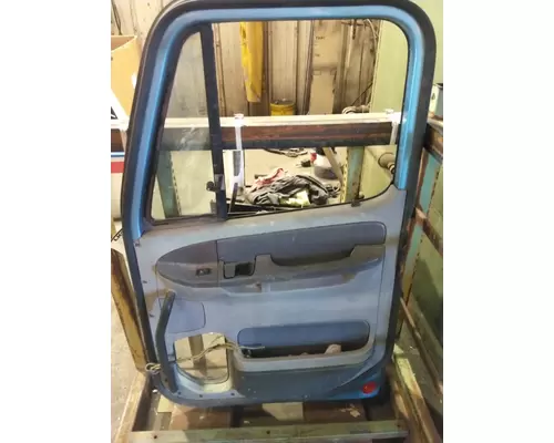 FREIGHTLINER COLUMBIA 120 DOOR ASSEMBLY, FRONT