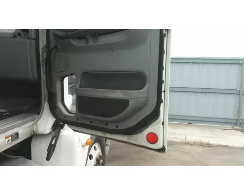 FREIGHTLINER COLUMBIA 120 DOOR ASSEMBLY, FRONT