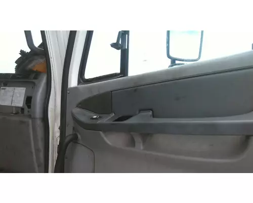 FREIGHTLINER COLUMBIA 120 DOOR ASSEMBLY, FRONT