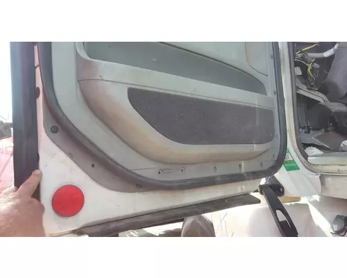 FREIGHTLINER COLUMBIA 120 DOOR ASSEMBLY, FRONT