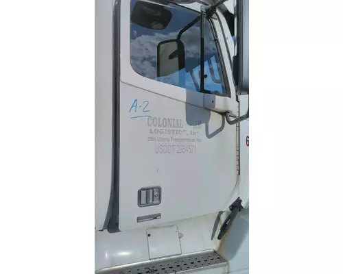FREIGHTLINER COLUMBIA 120 DOOR ASSEMBLY, FRONT
