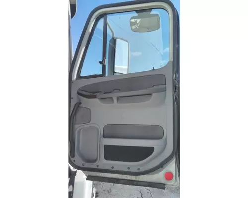 FREIGHTLINER COLUMBIA 120 DOOR ASSEMBLY, FRONT