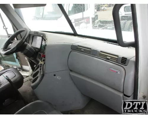 FREIGHTLINER COLUMBIA 120 Dash Assembly