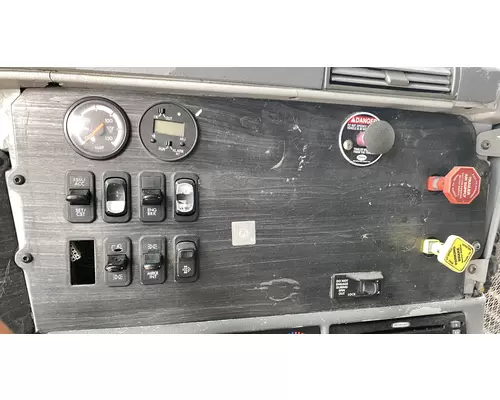 FREIGHTLINER COLUMBIA 120 Dash Panel