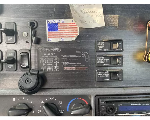 FREIGHTLINER COLUMBIA 120 Dash Panel