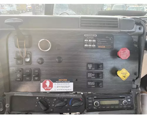 FREIGHTLINER COLUMBIA 120 Dash Panel