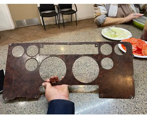 FREIGHTLINER COLUMBIA 120 Dash Panel