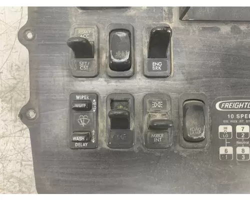 FREIGHTLINER COLUMBIA 120 Dash Panel