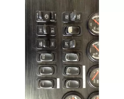 FREIGHTLINER COLUMBIA 120 Dash Panel