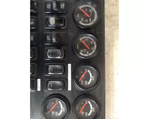 FREIGHTLINER COLUMBIA 120 Dash Panel