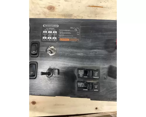 FREIGHTLINER COLUMBIA 120 Dash Panel