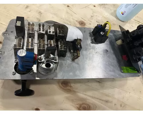 FREIGHTLINER COLUMBIA 120 Dash Panel