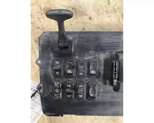 FREIGHTLINER COLUMBIA 120 Dash Panel