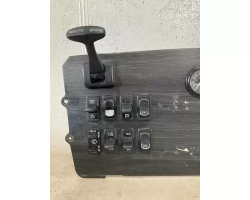 FREIGHTLINER COLUMBIA 120 Dash Panel