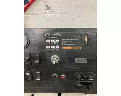 FREIGHTLINER COLUMBIA 120 Dash Panel