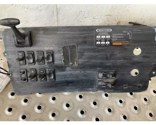 FREIGHTLINER COLUMBIA 120 Dash Panel