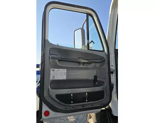 FREIGHTLINER COLUMBIA 120 Door Assembly, Front