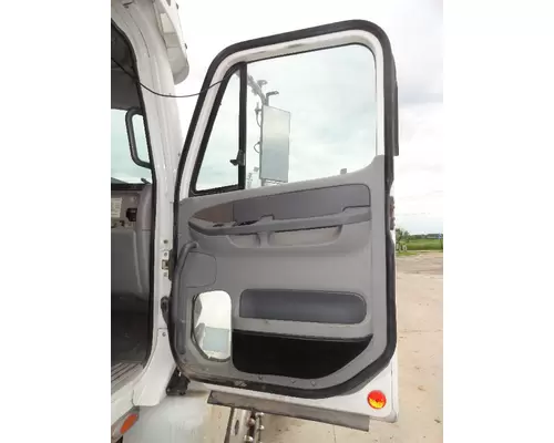 FREIGHTLINER COLUMBIA 120 Door Assembly, Front