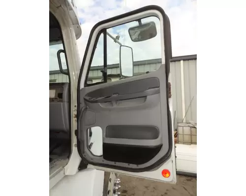 FREIGHTLINER COLUMBIA 120 Door Assembly, Front