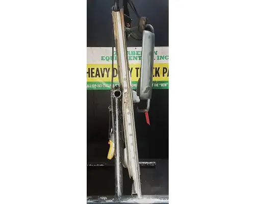 FREIGHTLINER COLUMBIA 120 Door Assembly, Front