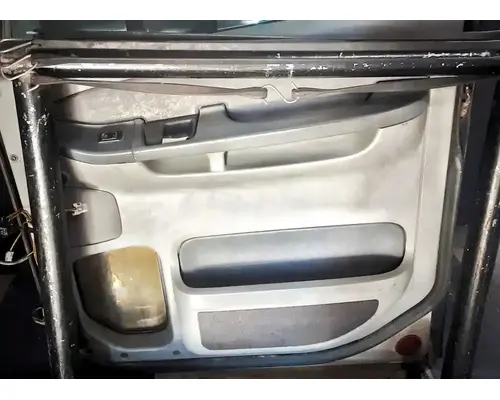 FREIGHTLINER COLUMBIA 120 Door Assembly, Front