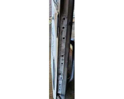 FREIGHTLINER COLUMBIA 120 Door Assembly, Front