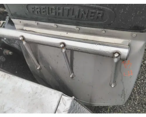 FREIGHTLINER COLUMBIA 120 FENDER, QUARTERHALF REAR