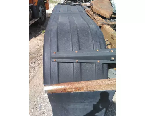 FREIGHTLINER COLUMBIA 120 FENDER, QUARTERHALF REAR