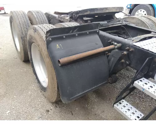 FREIGHTLINER COLUMBIA 120 FENDER, QUARTERHALF REAR