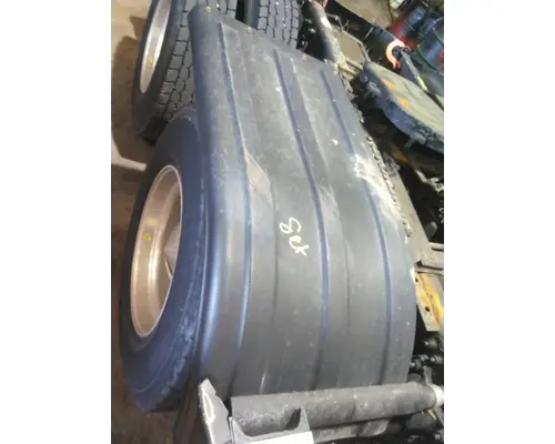 FREIGHTLINER COLUMBIA 120 FENDER, QUARTERHALF REAR