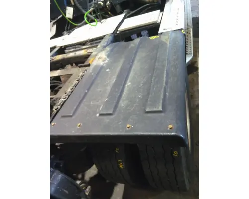 FREIGHTLINER COLUMBIA 120 FENDER, QUARTERHALF REAR