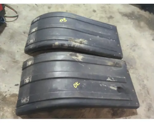 FREIGHTLINER COLUMBIA 120 FENDER, QUARTERHALF REAR