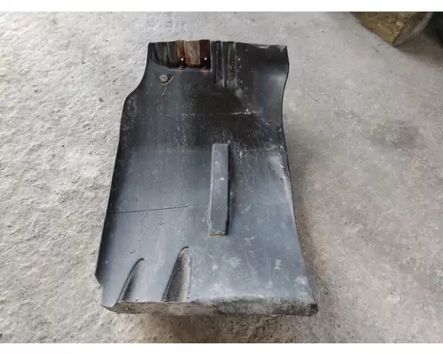 FREIGHTLINER COLUMBIA 120 FENDER, SPLASH SHIELDGUARD