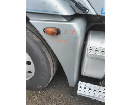FREIGHTLINER COLUMBIA 120 FENDER EXTENSION