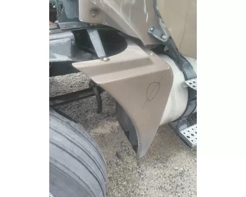 FREIGHTLINER COLUMBIA 120 FENDER EXTENSION