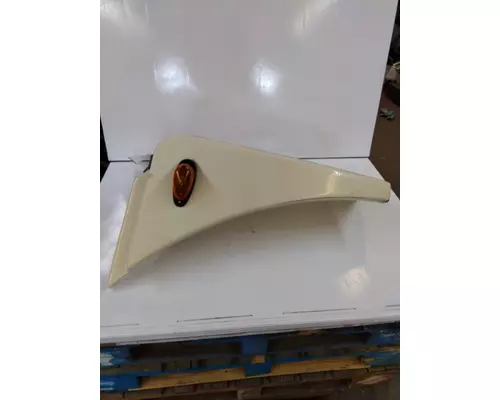 FREIGHTLINER COLUMBIA 120 FENDER EXTENSION