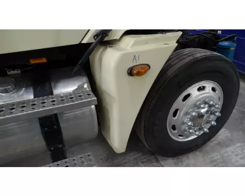 FREIGHTLINER COLUMBIA 120 FENDER EXTENSION