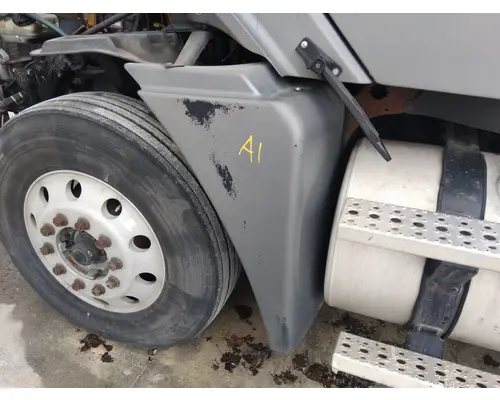 FREIGHTLINER COLUMBIA 120 FENDER EXTENSION