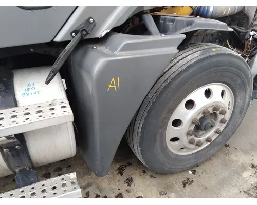 FREIGHTLINER COLUMBIA 120 FENDER EXTENSION