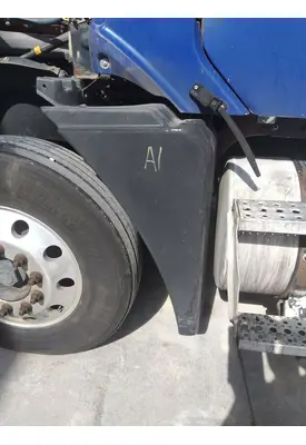 FREIGHTLINER COLUMBIA 120 FENDER EXTENSION