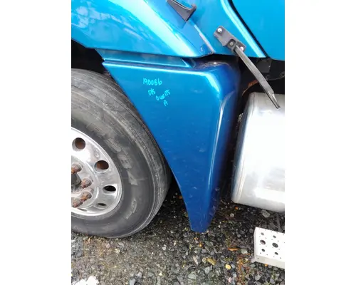 FREIGHTLINER COLUMBIA 120 FENDER EXTENSION