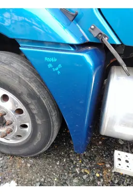 FREIGHTLINER COLUMBIA 120 FENDER EXTENSION