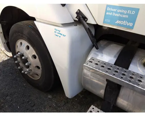 FREIGHTLINER COLUMBIA 120 FENDER EXTENSION
