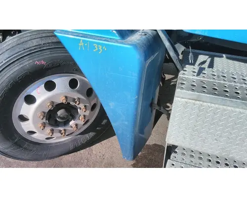 FREIGHTLINER COLUMBIA 120 FENDER EXTENSION