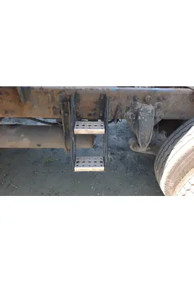 FREIGHTLINER COLUMBIA 120 FRAME STEP