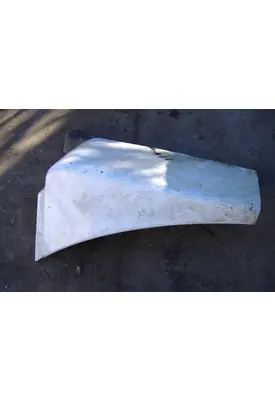 FREIGHTLINER COLUMBIA 120 Fender Extension