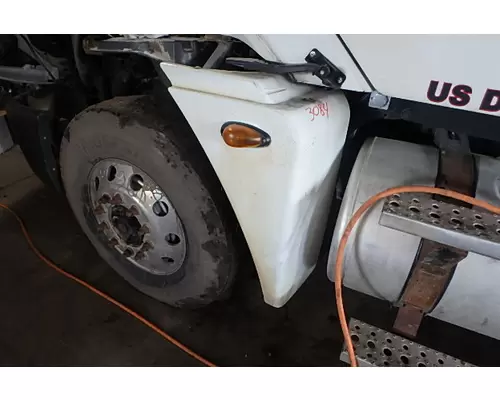FREIGHTLINER COLUMBIA 120 Fender Extension