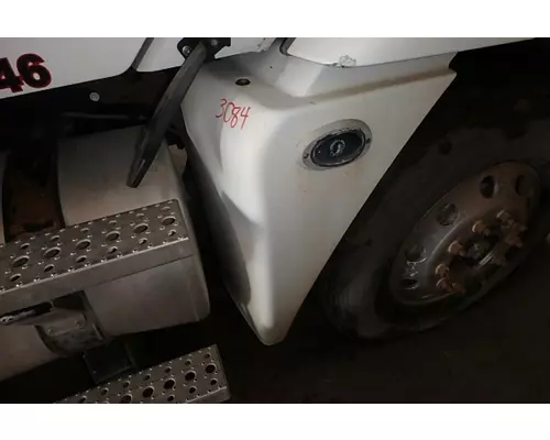 FREIGHTLINER COLUMBIA 120 Fender Extension